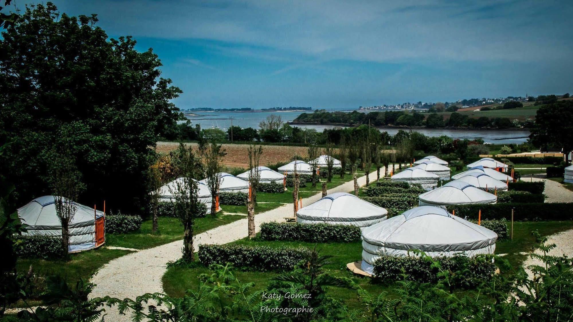 Mer Et Yourtes Henvic Bagian luar foto