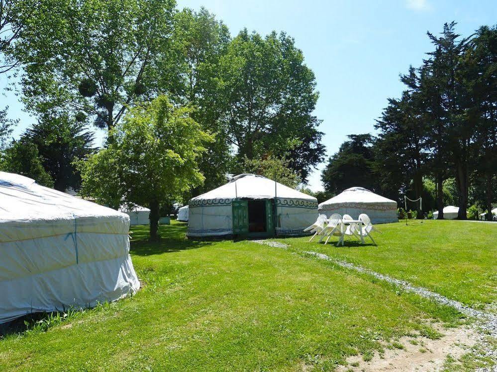 Mer Et Yourtes Henvic Bagian luar foto